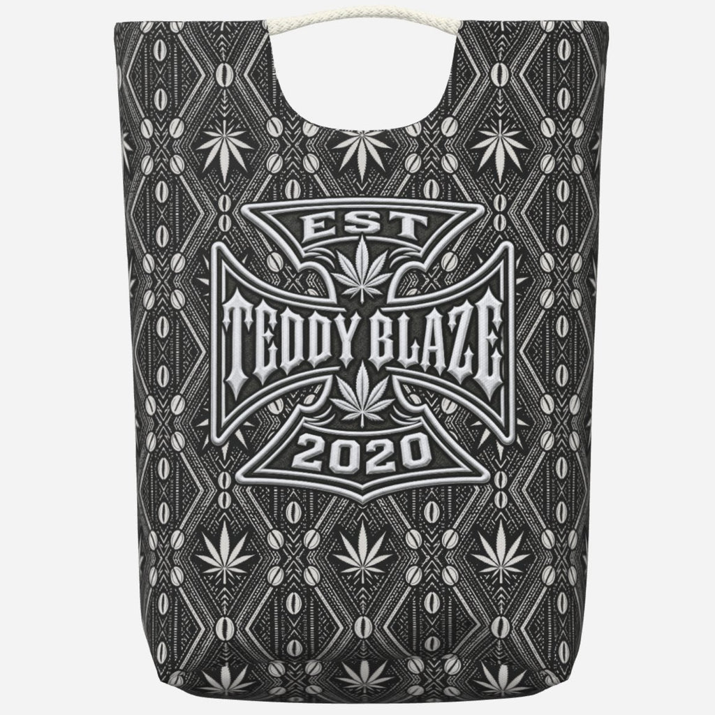 Carry the Teddy Blaze™ house pattern with the DaCruz crest on this heavyweight polyester canvas tote from Teddy Blaze.