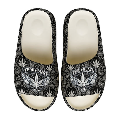 The BlaYZY™ Cloud Slides